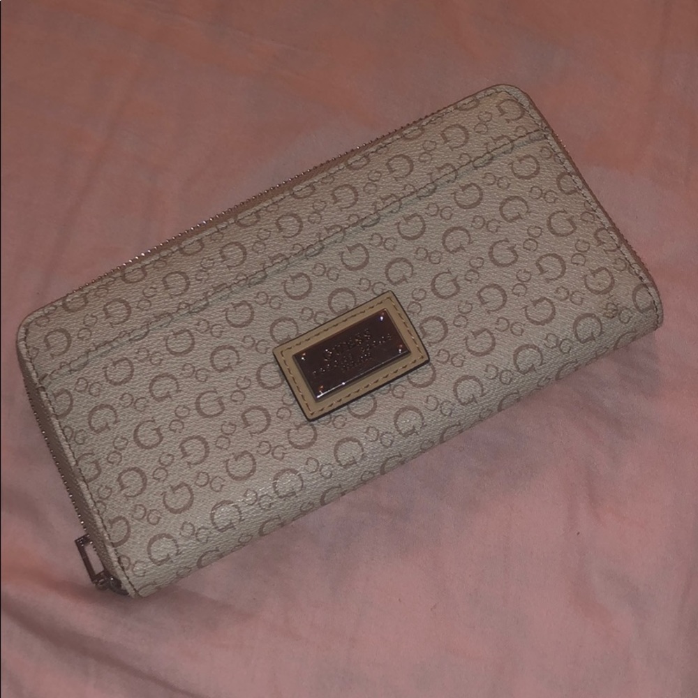Guess Wallet